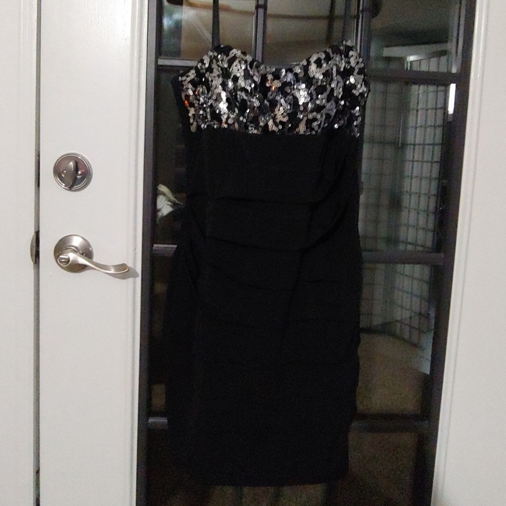 Form fitting mini dress